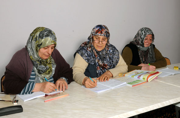 Kadınlar İçin Okuma-Yazma Eğitimi Projesi